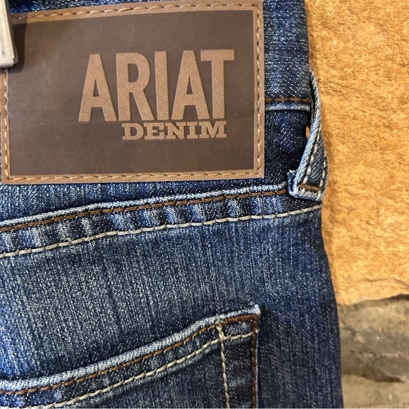 Ariat Men's M5 Dark Indigo Straight  leg Jeans in size 33/30 - Picture 6 of 11